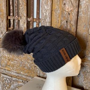 VIGRACE POM GRAY FLEECE LINED WINTER HAT OS EUC